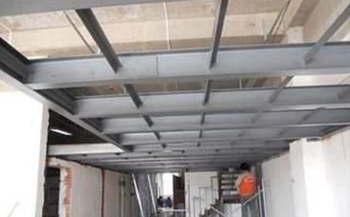 钢结构曲麻莱钢结构隔层如何做才性价比更高