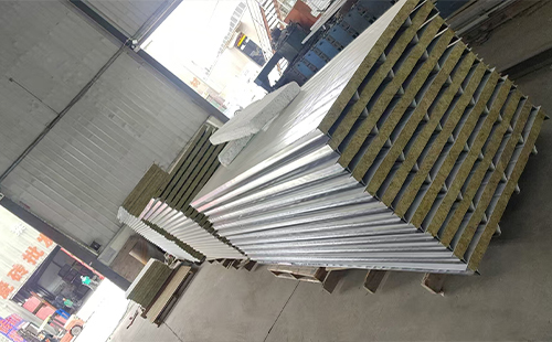 厂房改造选曲麻莱彩钢岩棉夹芯板：防火厚度怎么挑